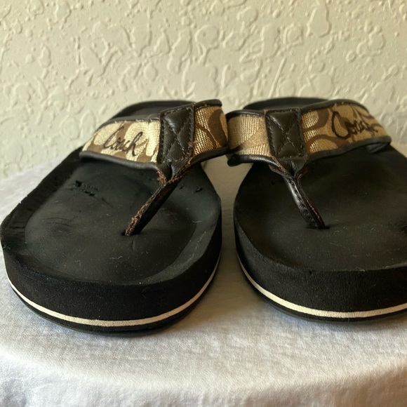 Coach: Black & Tan Janey (A8657) Signature C Sandals- 7- flaws - Picture 4 of 16